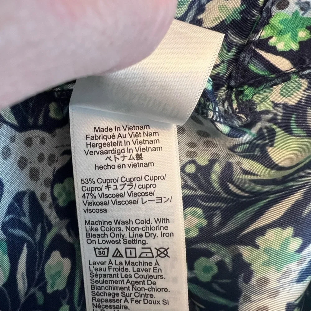 J. Crew - Classic Fit Button Down Blouse Shirt in Fauna Floral Sz S